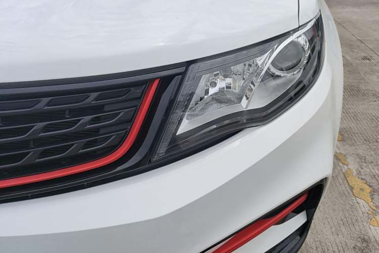 Used Geely Auto Emgrand X7 Sport 2021 1.8TD DCT Two-Wheel Drive Asian Games Comfort Edition Left Front Headlight