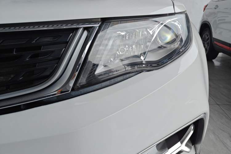Used Geely Auto Emgrand X7 Sport 2021 Million Edition 1.8TD DCT Two-Wheel Drive Comfort Model Left Front Headlight