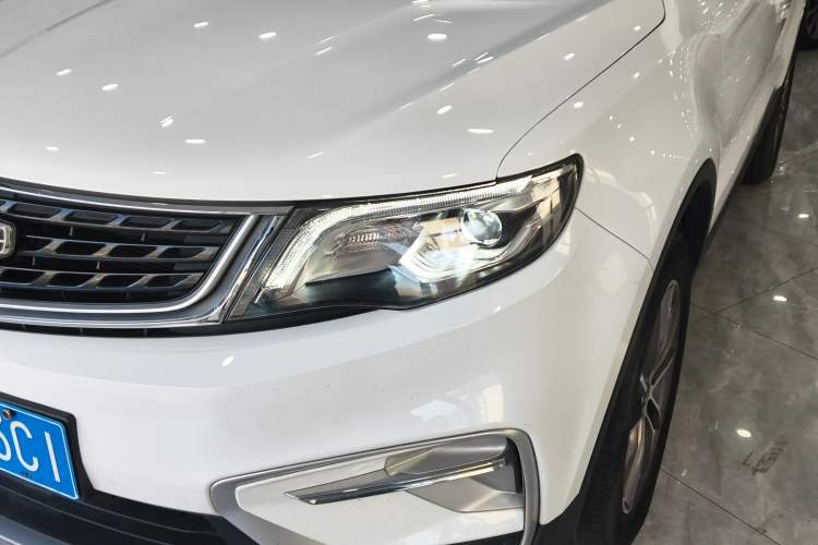 Used Geely Auto Emgrand X7 Sport 2021 Million Edition 1.8TD DCT Two-Wheel Drive Luxury Model Left Front Headlight