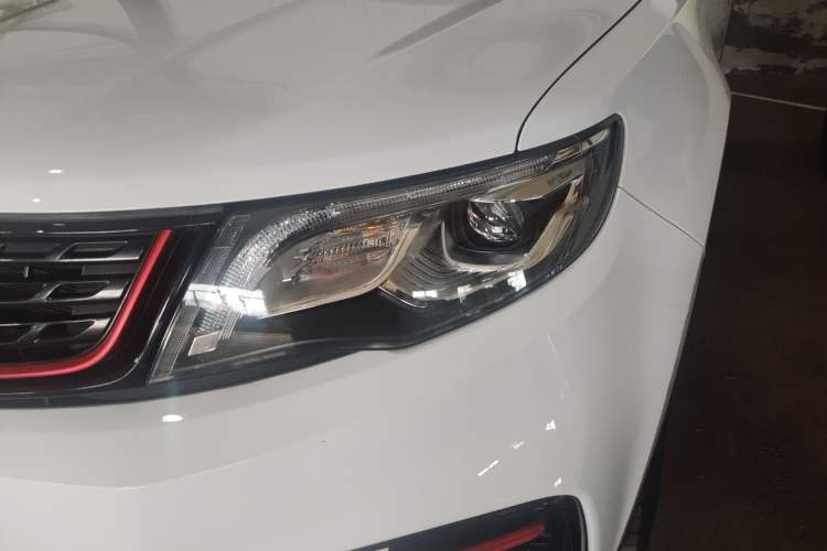 Used Geely Auto Emgrand X7 Sport 2021 1.8TD DCT Two-Wheel Drive Asian Games Comfort Edition Left Front Headlight