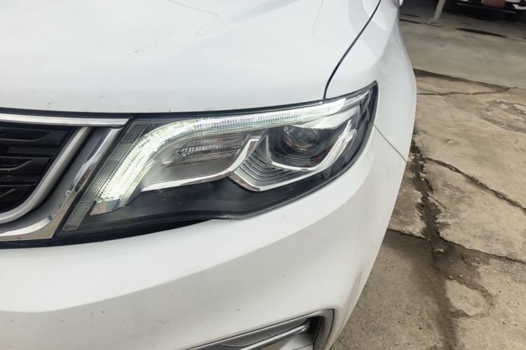 Used Geely Auto Emgrand X7 Sport 2021 Million Edition 1.8TD DCT Two-Wheel Drive Luxury Model Left Front Headlight