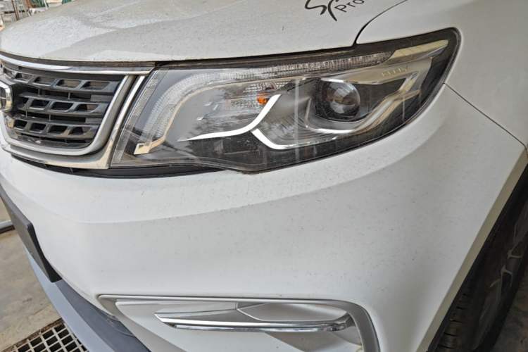 Used Geely Auto Emgrand X7 Sport 2021 Million Edition 1.8TD DCT Two-Wheel Drive Luxury Model Left Front Headlight