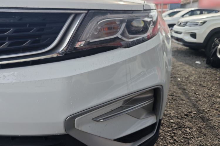 Used Geely Auto Emgrand X7 Sport 2021 Million Edition 1.8TD DCT Two-Wheel Drive Luxury Model Left Front Headlight