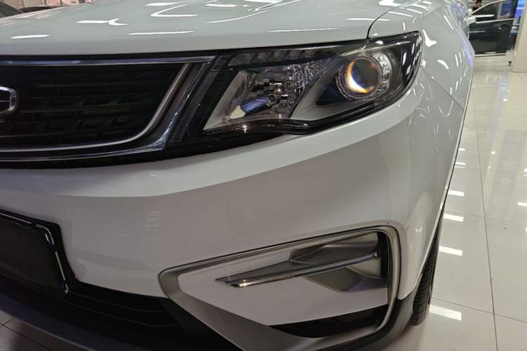 Used Geely Auto Emgrand X7 Sport 2021 Million Edition 1.8TD DCT Two-Wheel Drive Comfort Model Left Front Headlight