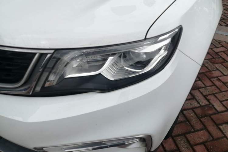 Used Geely Auto Emgrand X7 Sport 2021 Million Edition 1.8TD DCT Two-Wheel Drive Luxury Model Left Front Headlight