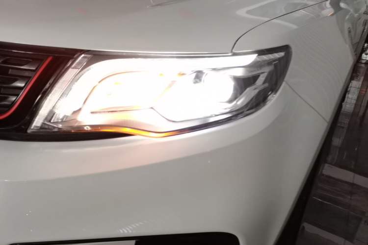 Used Geely Auto Emgrand X7 Sport 2021 1.8TD DCT Two-Wheel Drive Asian Games Edition Left Front Headlight