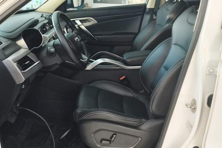 Used Geely Auto Emgrand X7 Sport 2021 Million Edition 1.8TD DCT Two-Wheel Drive Luxury Model Left Front Seat