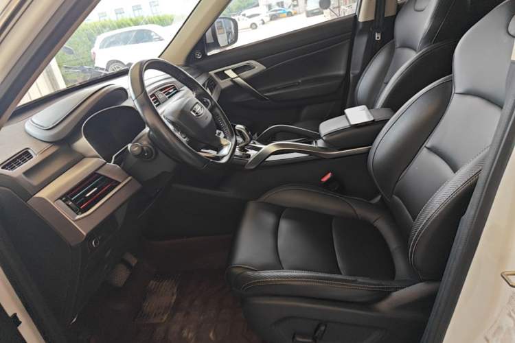 Used Geely Auto Emgrand X7 Sport 2021 Million Edition 1.8TD DCT Two-Wheel Drive Luxury Model Left Front Seat