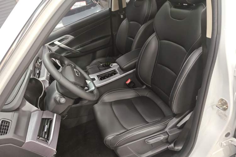 Used Geely Auto Emgrand X7 Sport 2021 Million Edition 1.8TD DCT Two-Wheel Drive Comfort Model Left Front Seat