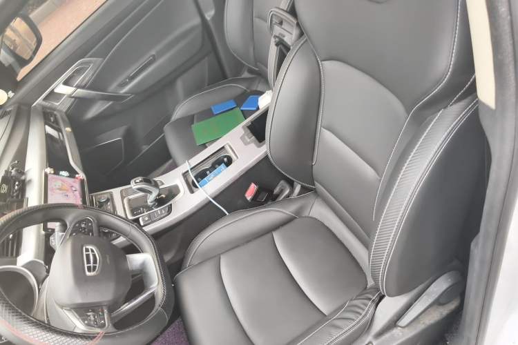 Used Geely Auto Emgrand X7 Sport 2021 Million Edition 1.8TD DCT Two-Wheel Drive Comfort Model Left Front Seat