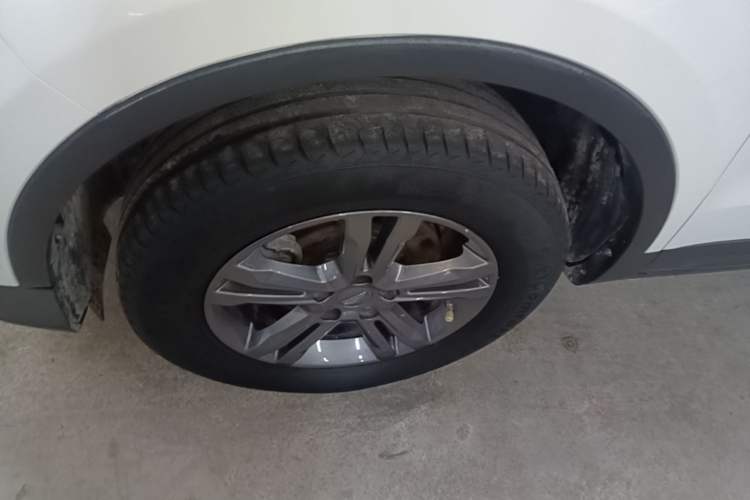 Used Geely Auto Emgrand X7 Sport 2021 Million Edition 1.8TD Manual Two-Wheel Drive Comfort Model Left Front Wheel Hub