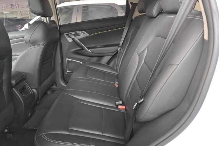 Used Geely Auto Emgrand X7 Sport 2021 Million Edition 1.8TD DCT Two-Wheel Drive Comfort Model Left Rear Seat