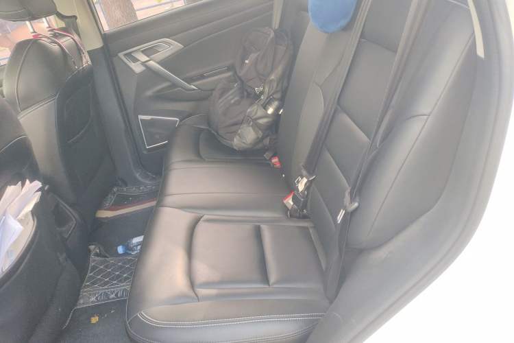 Used Geely Auto Emgrand X7 Sport 2021 Million Edition 1.8TD DCT Two-Wheel Drive Comfort Model Left Rear Seat