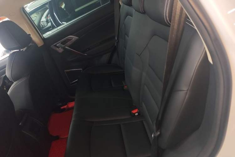 Used Geely Auto Emgrand X7 Sport 2021 Million Edition 1.8TD DCT Two-Wheel Drive Comfort Model Left Rear Seat