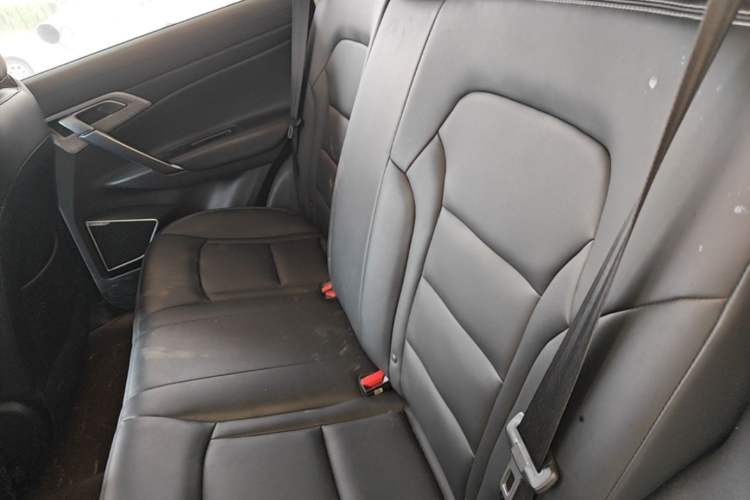 Used Geely Auto Emgrand X7 Sport 2021 Million Edition 1.8TD DCT Two-Wheel Drive Luxury Model Left Rear Seat