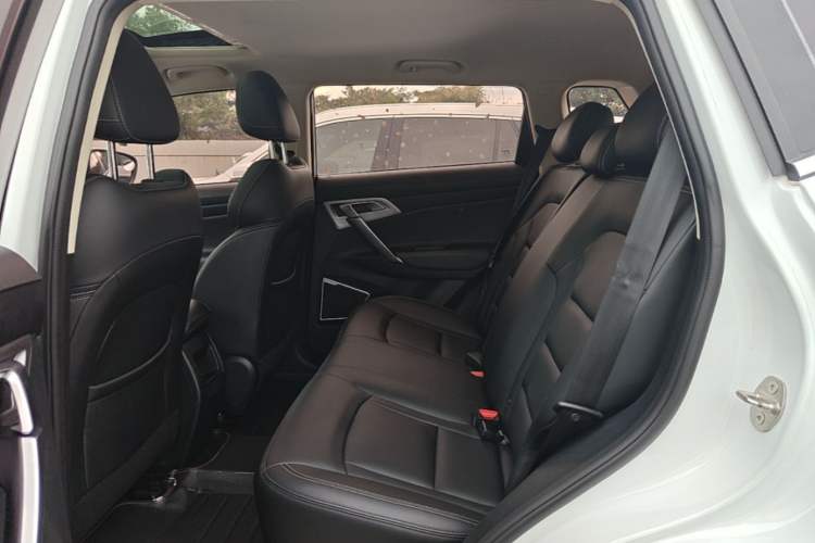 Used Geely Auto Emgrand X7 Sport 2021 Million Edition 1.8TD DCT Two-Wheel Drive Comfort Model Left Rear Seat