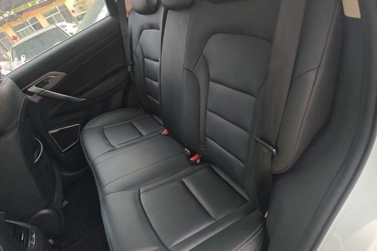 Used Geely Auto Emgrand X7 Sport 2021 Million Edition 1.8TD DCT Two-Wheel Drive Luxury Model Left Rear Seat