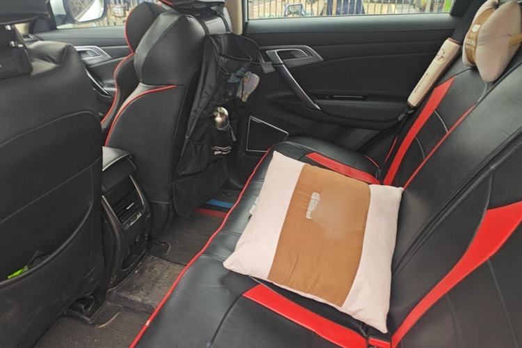 Used Geely Auto Emgrand X7 Sport 2021 Million Edition 1.8TD DCT Two-Wheel Drive Luxury Model Left Rear Seat