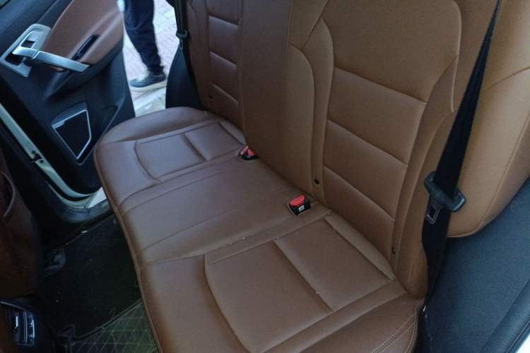 Used Geely Auto Emgrand X7 Sport 2021 1.8TD DCT Two-Wheel Drive Asian Games Edition Left Rear Seat