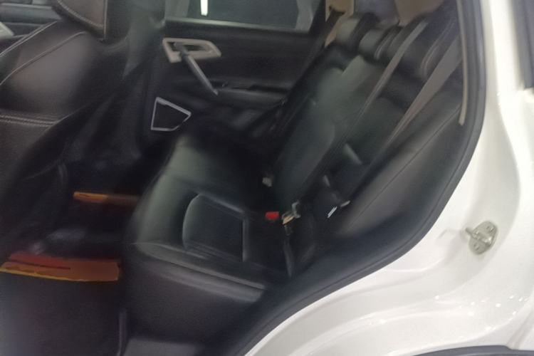 Used Geely Auto Emgrand X7 Sport 2021 Million Edition 1.8TD Manual Two-Wheel Drive Comfort Model Left Rear Seat