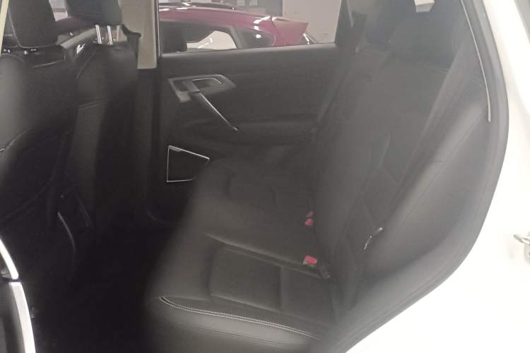 Used Geely Auto Emgrand X7 Sport 2021 Million Edition 1.8TD DCT Two-Wheel Drive Comfort Model Left Rear Seat