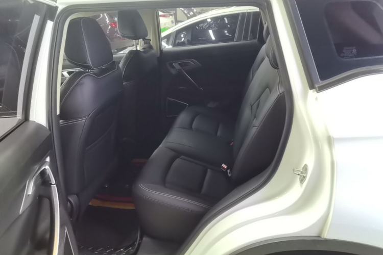 Used Geely Auto Emgrand X7 Sport 2021 Million Edition 1.8TD DCT Two-Wheel Drive Comfort Model Left Rear Seat