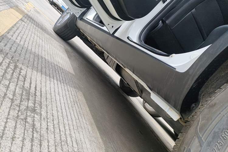 Used Geely Auto Emgrand X7 Sport 2021 1.8TD DCT Two-Wheel Drive Asian Games Comfort Edition Left Side Sill