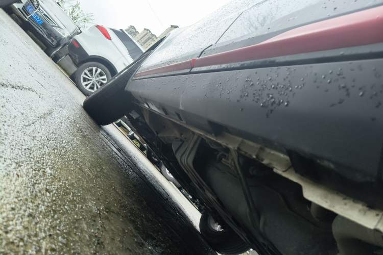 Used Geely Auto Emgrand X7 Sport 2021 1.8TD DCT Two-Wheel Drive Asian Games Edition Left Side Sill
