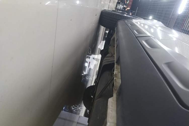 Used Geely Auto Emgrand X7 Sport 2021 Million Edition 1.8TD DCT Two-Wheel Drive Comfort Model Left Side Sill