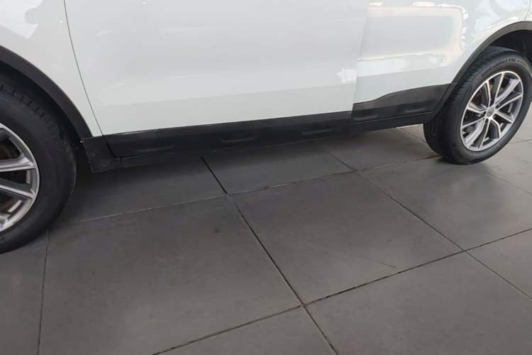 Used Geely Auto Emgrand X7 Sport 2021 Million Edition 1.8TD DCT Two-Wheel Drive Luxury Model Left Side Sill
