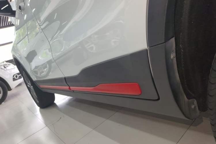 Used Geely Auto Emgrand X7 Sport 2021 1.8TD DCT Two-Wheel Drive Asian Games Comfort Edition Left Side Sill