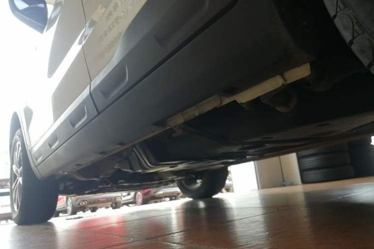 Used Geely Auto Emgrand X7 Sport 2021 Million Edition 1.8TD DCT Two-Wheel Drive Luxury Model Left Side Sill