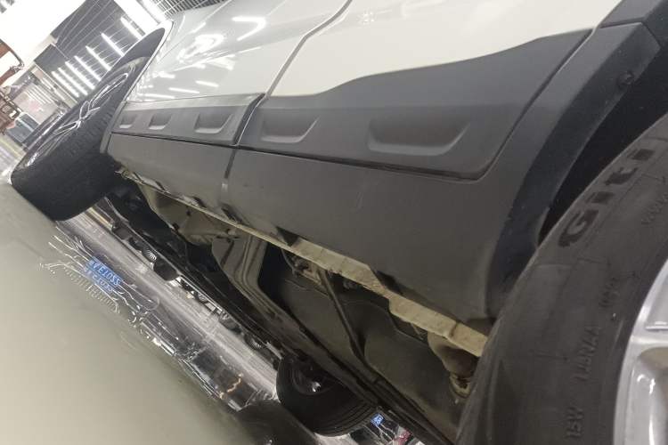Used Geely Auto Emgrand X7 Sport 2021 Million Edition 1.8TD DCT Two-Wheel Drive Comfort Model Left Side Sill