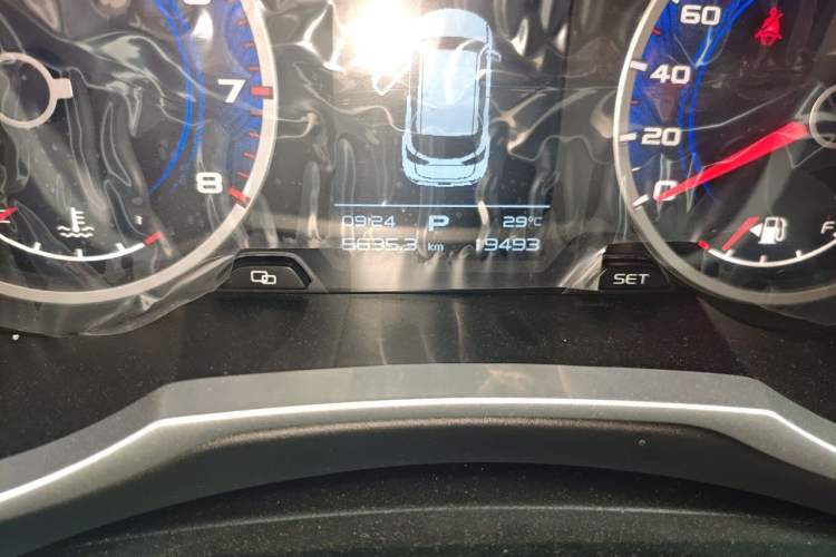 Used Geely Auto Emgrand X7 Sport 2021 Million Edition 1.8TD DCT Two-Wheel Drive Comfort Model Odometer Close Up