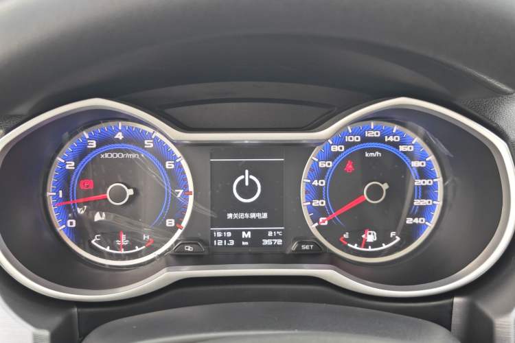 Used Geely Auto Emgrand X7 Sport 2021 Million Edition 1.8TD Manual Two-Wheel Drive Comfort Model Odometer Close Up