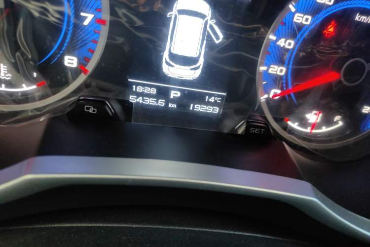 Used Geely Auto Emgrand X7 Sport 2021 Million Edition 1.8TD DCT Two-Wheel Drive Comfort Model Odometer Close Up