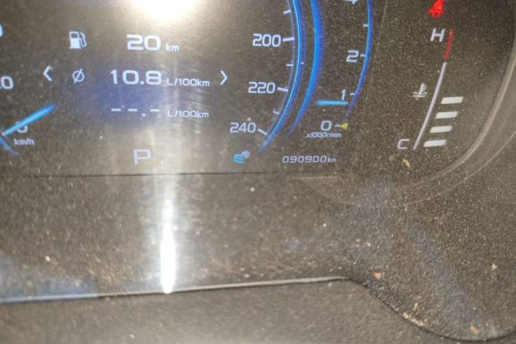 Used Geely Auto Emgrand X7 Sport 2021 Million Edition 1.8TD DCT Two-Wheel Drive Luxury Model Odometer Close Up