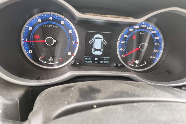 Used Geely Auto Emgrand X7 Sport 2021 Million Edition 1.8TD DCT Two-Wheel Drive Comfort Model Odometer Close Up