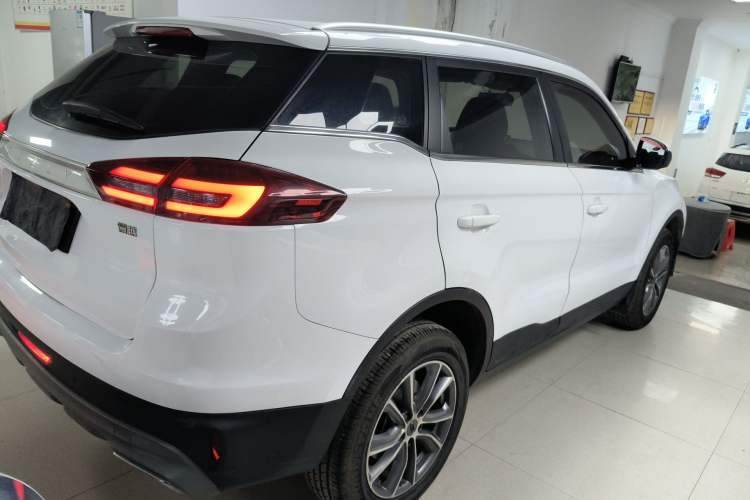 Used Geely Auto Emgrand X7 Sport 2021 Million Edition 1.8TD DCT Two-Wheel Drive Luxury Model Rear Right 45 Deg