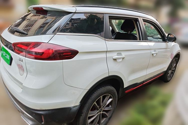 Used Geely Auto Emgrand X7 Sport 2021 Million Edition 1.8TD DCT Two-Wheel Drive Luxury Model Rear Right 45 Deg