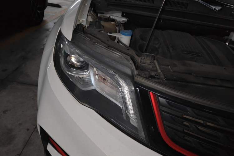Used Geely Auto Emgrand X7 Sport 2021 1.8TD DCT Two-Wheel Drive Asian Games Comfort Edition Right Front Headlight
