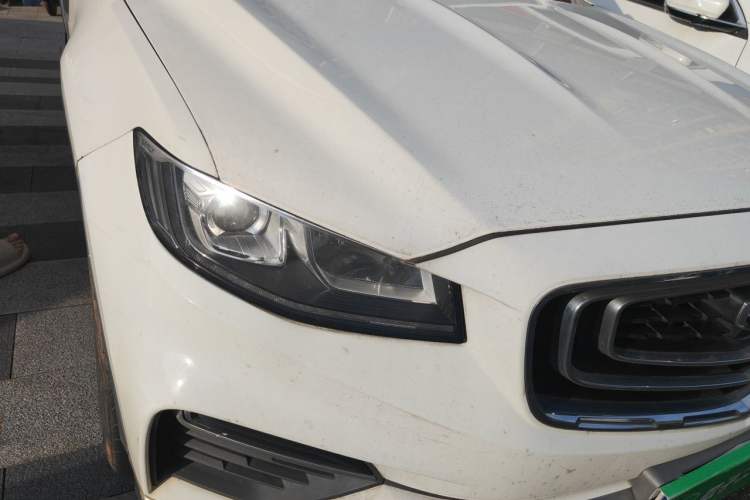 Used Geely Auto Emgrand X7 Sport 2021 Million Edition 1.8TD DCT Two-Wheel Drive Luxury Model Right Front Headlight