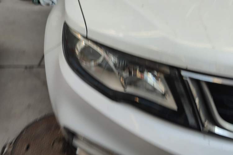 Used Geely Auto Emgrand X7 Sport 2021 Million Edition 1.8TD DCT Two-Wheel Drive Comfort Model Right Front Headlight