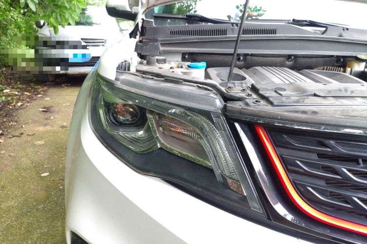 Used Geely Auto Emgrand X7 Sport 2021 1.8TD DCT Two-Wheel Drive Asian Games Edition Right Front Headlight