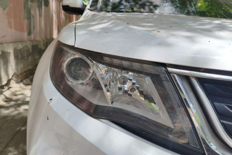 Used Geely Auto Emgrand X7 Sport 2021 1.8TD DCT Two-Wheel Drive Asian Games Comfort Edition Right Front Headlight