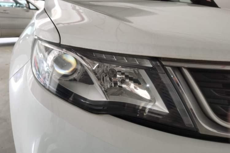 Used Geely Auto Emgrand X7 Sport 2021 Million Edition 1.8TD DCT Two-Wheel Drive Comfort Model Right Front Headlight