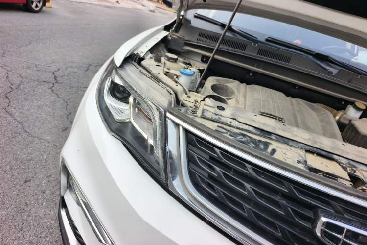 Used Geely Auto Emgrand X7 Sport 2021 Million Edition 1.8TD DCT Two-Wheel Drive Luxury Model Right Front Headlight