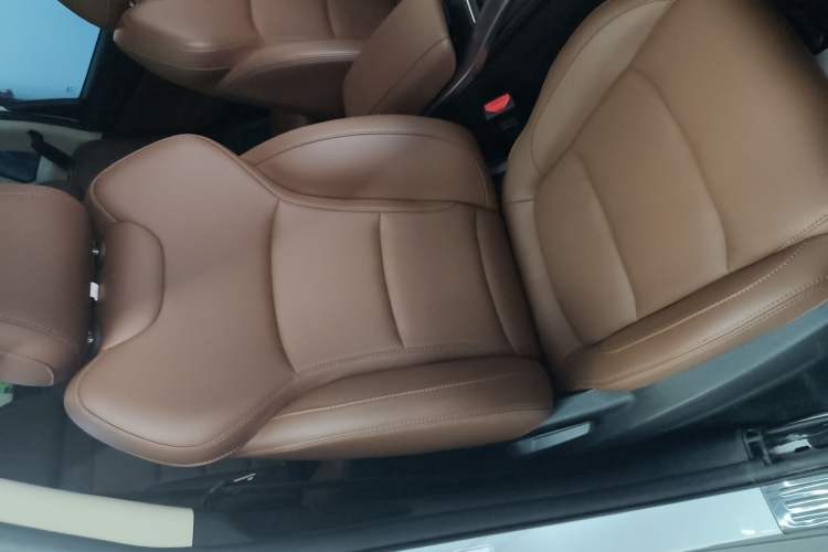 Used Geely Auto Emgrand X7 Sport 2021 1.8TD DCT Two-Wheel Drive Asian Games Edition Right Front Seat