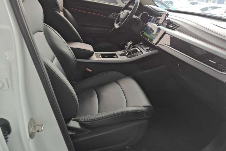 Used Geely Auto Emgrand X7 Sport 2021 Million Edition 1.8TD DCT Two-Wheel Drive Comfort Model Right Front Seat