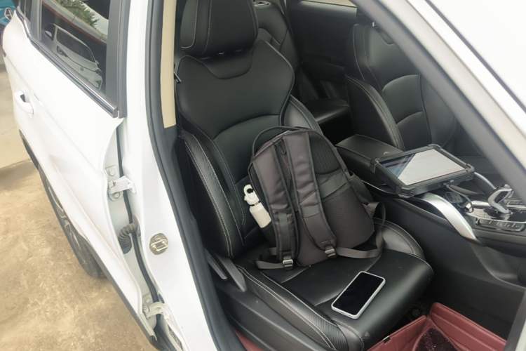 Used Geely Auto Emgrand X7 Sport 2021 Million Edition 1.8TD DCT Two-Wheel Drive Luxury Model Right Front Seat